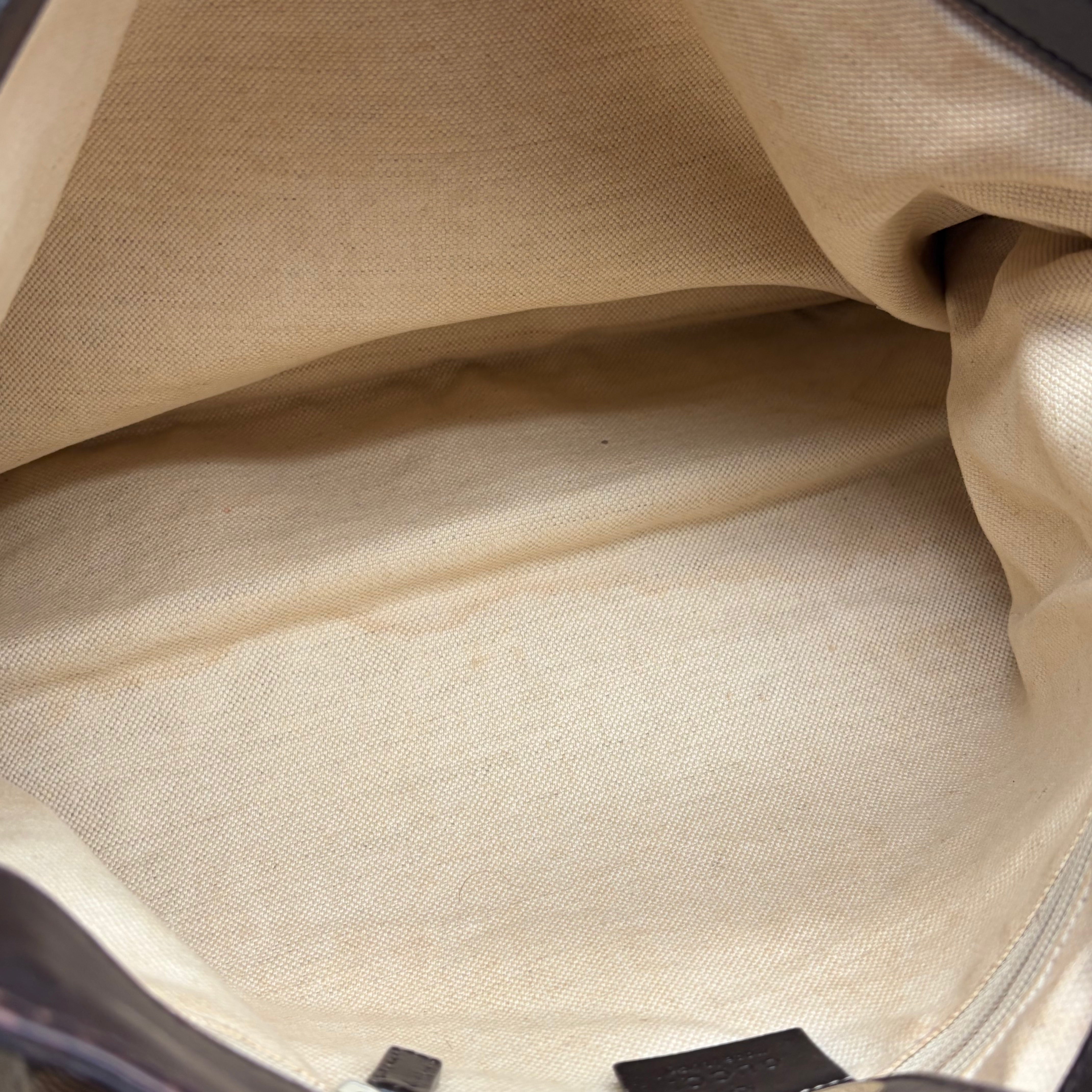 Gucci GG Canvas Tote mit Interlocking G Charm – Vintage