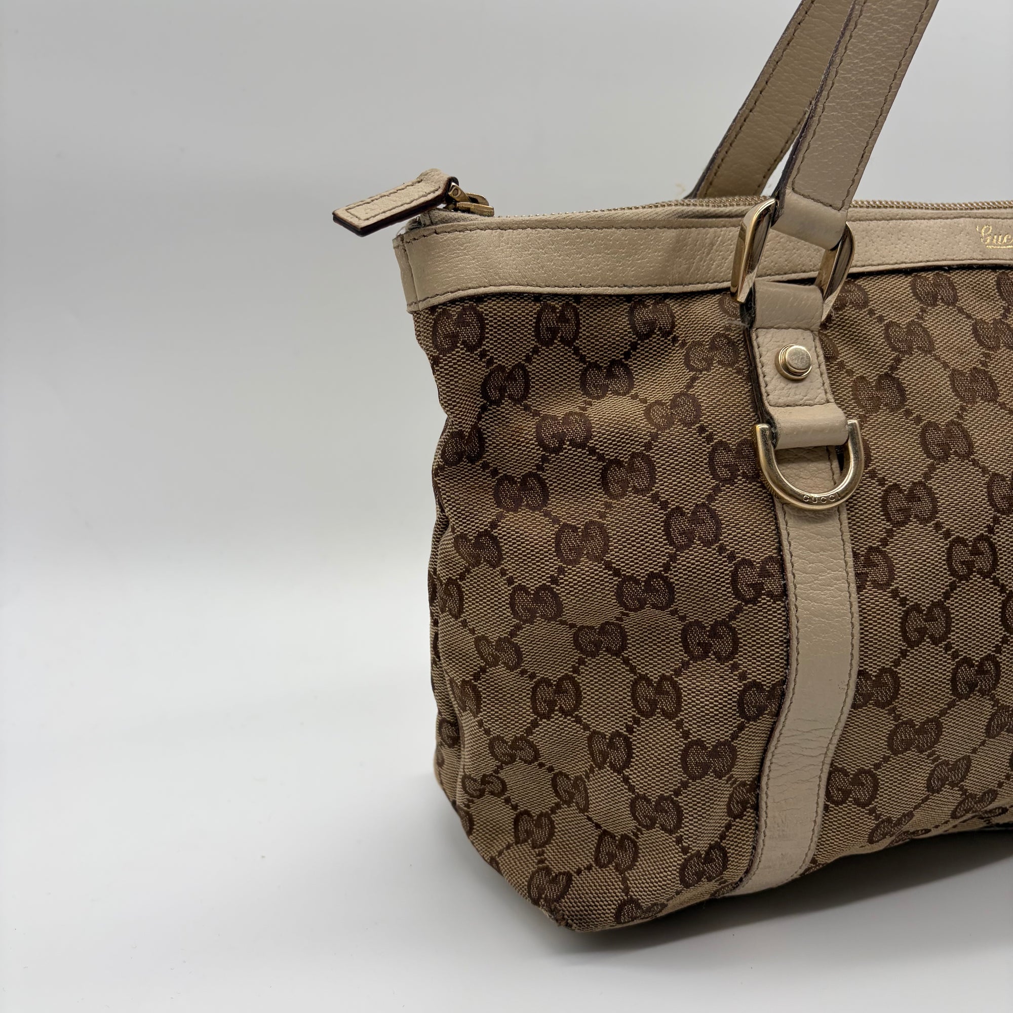 Gucci Abbey D-Ring Tote GG Canvas Ivory Gold Hardware – detail view 1