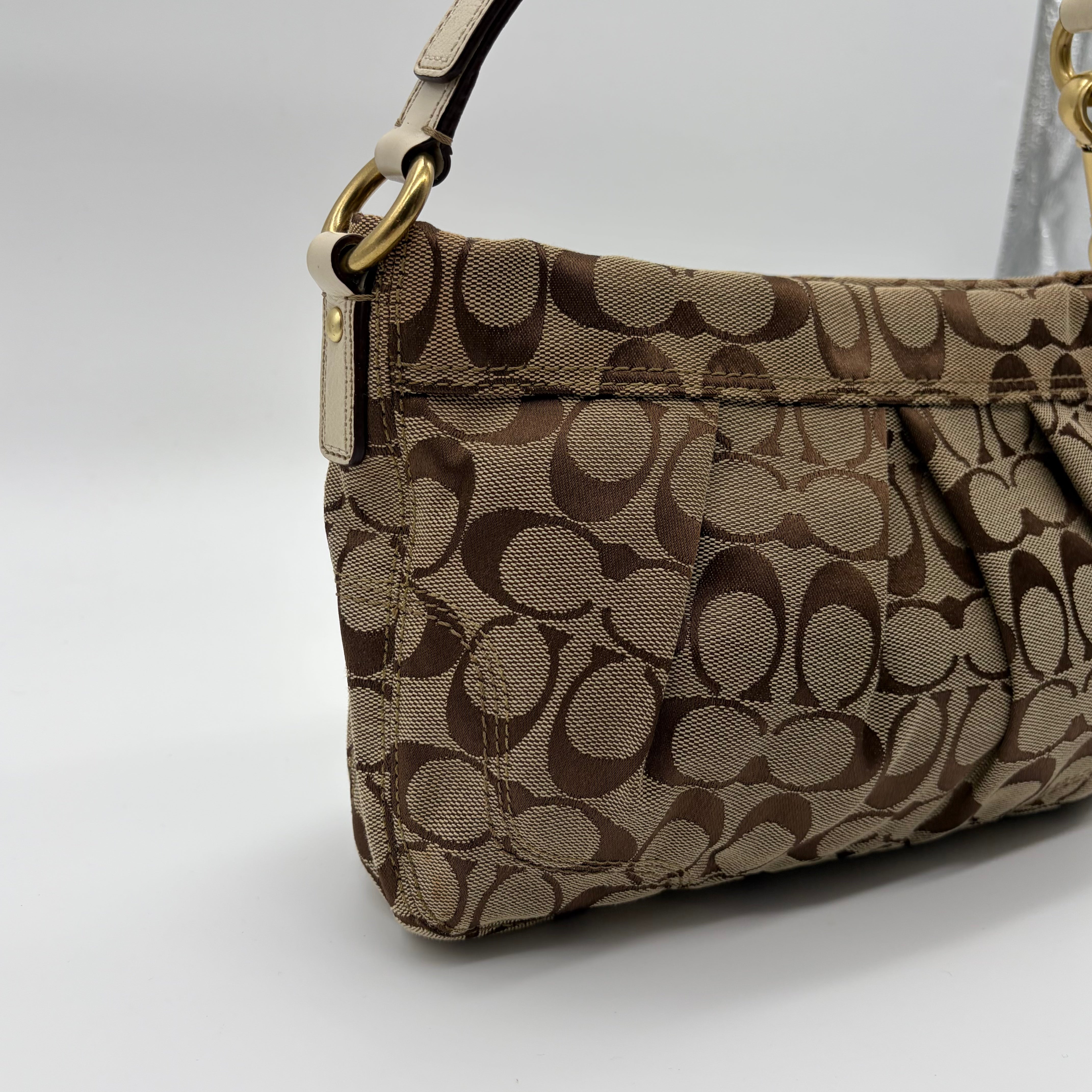 Coach Poppy Signature Baguette Khaki Cream Vintage 2010 – Vintage